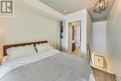 617 - 5 Hanna Avenue, Toronto (Niagara), ON - Indoor Photo Showing Bedroom