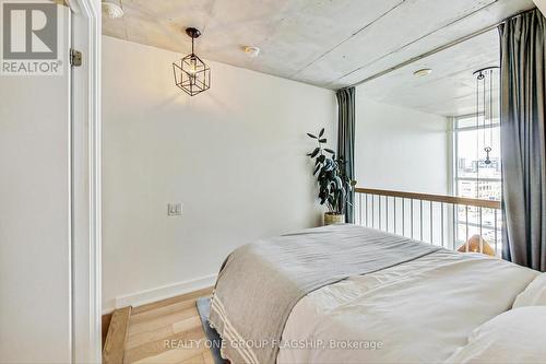 617 - 5 Hanna Avenue, Toronto (Niagara), ON - Indoor Photo Showing Bedroom