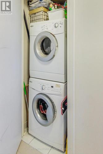 617 - 5 Hanna Avenue, Toronto (Niagara), ON - Indoor Photo Showing Laundry Room