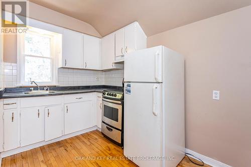 570 Rosedale Street, London, ON - Indoor Photo Showing Kitchen With Double Sink