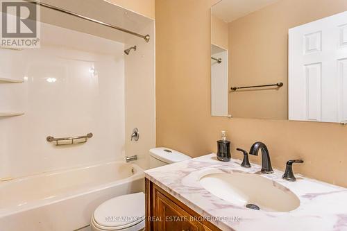 570 Rosedale Street, London, ON - Indoor Photo Showing Bathroom