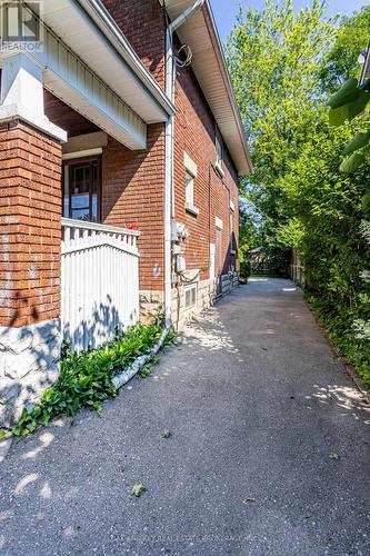 570 Rosedale Street, London, ON - Outdoor With Exterior