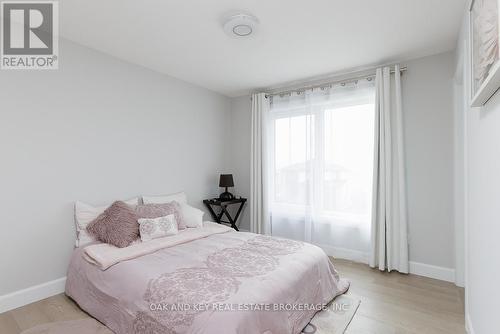 62 Crestview Drive, Middlesex Centre (Komoka), ON - Indoor Photo Showing Bedroom