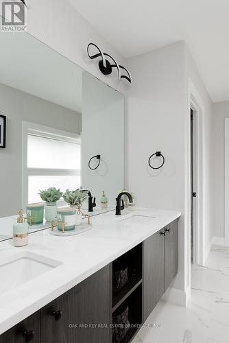 62 Crestview Drive, Middlesex Centre (Komoka), ON - Indoor Photo Showing Bathroom