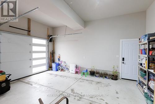 62 Crestview Drive, Middlesex Centre (Komoka), ON - Indoor Photo Showing Garage