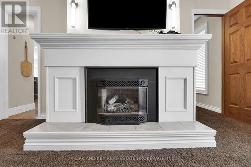 special event venue - 29830 Centre Road, Strathroy-Caradoc, ON - Indoor Photo Showing Living Room With Fireplace