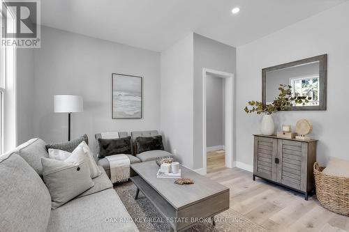 641 Layard Street, London, ON - Indoor Photo Showing Living Room