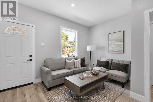 641 Layard Street, London, ON - Indoor Photo Showing Living Room