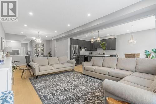 62 Bethune Avenue, Hamilton, ON - Indoor Photo Showing Living Room