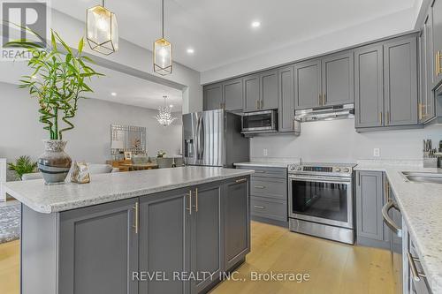 62 Bethune Avenue, Hamilton, ON - Indoor Photo Showing Kitchen With Upgraded Kitchen