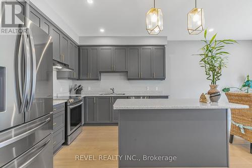 62 Bethune Avenue, Hamilton, ON - Indoor Photo Showing Kitchen With Upgraded Kitchen