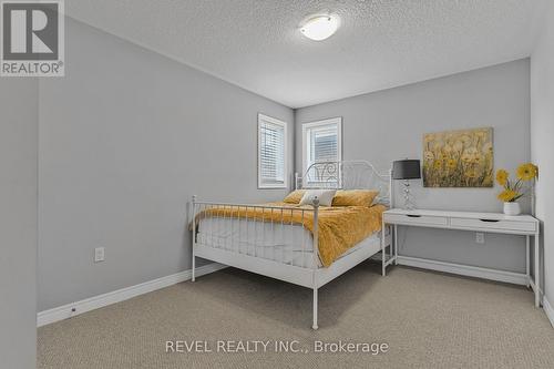 62 Bethune Avenue, Hamilton, ON - Indoor Photo Showing Bedroom