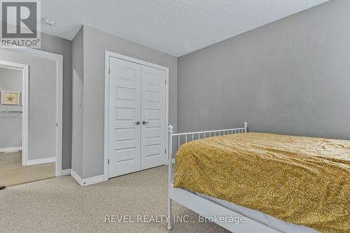 62 Bethune Avenue, Hamilton, ON - Indoor Photo Showing Bedroom