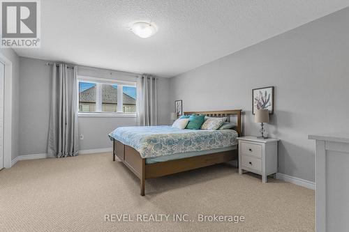 62 Bethune Avenue, Hamilton, ON - Indoor Photo Showing Bedroom