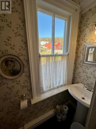 4 Dandy Lane, Trinity, NL - Indoor Photo Showing Bathroom