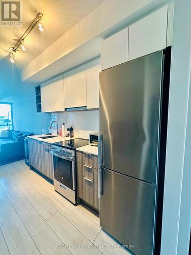 535 - 31 Tippett Road, Toronto (Clanton Park), ON - Indoor Photo Showing Kitchen