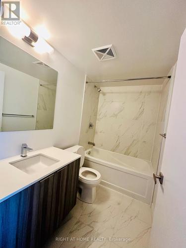 535 - 31 Tippett Road, Toronto (Clanton Park), ON - Indoor Photo Showing Bathroom