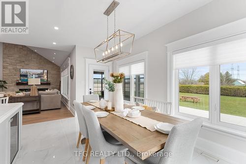 3011 Rundle Road, Clarington (Bowmanville), ON - Indoor Photo Showing Dining Room