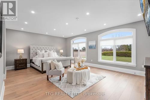 3011 Rundle Road, Clarington (Bowmanville), ON - Indoor Photo Showing Living Room