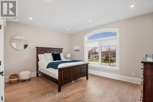 3011 Rundle Road, Clarington (Bowmanville), ON - Indoor Photo Showing Bedroom