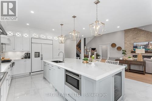 3011 Rundle Road, Clarington (Bowmanville), ON - Indoor Photo Showing Kitchen With Upgraded Kitchen