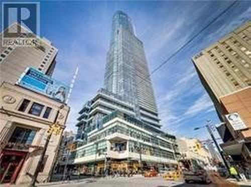 7010 - 388 Yonge Street, Toronto, ON - Outdoor