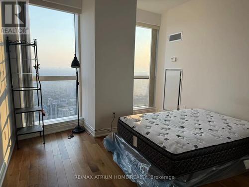 7010 - 388 Yonge Street, Toronto, ON - Indoor Photo Showing Bedroom