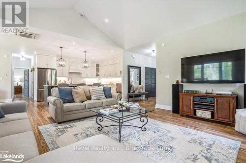 59 Trout Lane, Tiny, ON - Indoor Photo Showing Living Room