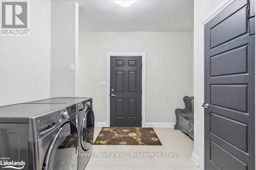 59 Trout Lane, Tiny, ON - Indoor Photo Showing Laundry Room