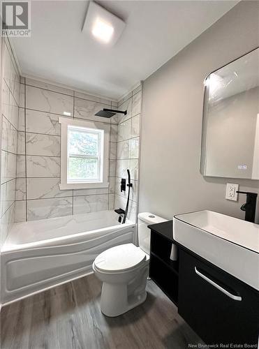 3313 Main Street, Salisbury, NB - Indoor Photo Showing Bathroom