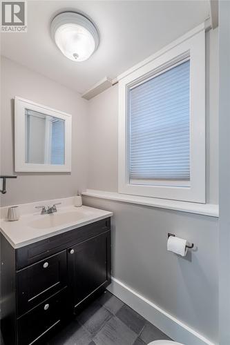 92 Brazil Street, St. John'S, NL - Indoor Photo Showing Bathroom