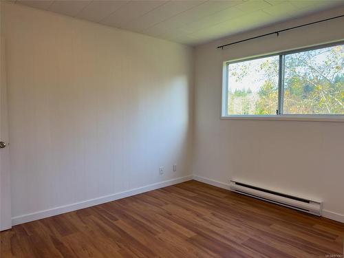 461 Coal Harbour Rd, Coal Harbour, BC - Indoor Photo Showing Other Room