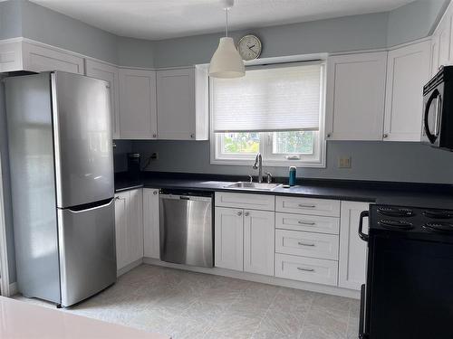 19 Lloyd Irwin Street, Marathon, ON - Indoor Photo Showing Kitchen