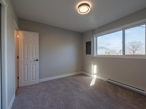 647/649 Reemon Drive, Kamloops, BC - Indoor Photo Showing Other Room