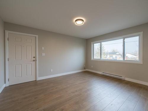 647/649 Reemon Drive, Kamloops, BC - Indoor Photo Showing Other Room