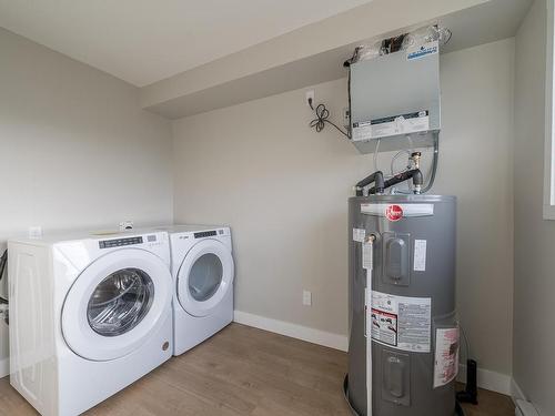 647/649 Reemon Drive, Kamloops, BC - Indoor Photo Showing Laundry Room