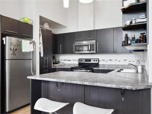 401-2117 Meredith Rd, Nanaimo, BC - Indoor Photo Showing Kitchen With Upgraded Kitchen