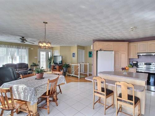 Vue d'ensemble - 9 Rue Leclerc, Val-D'Or, QC - Indoor Photo Showing Dining Room