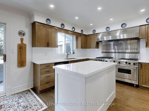 25 Cluster Oak Pl, Brampton, ON - Indoor Photo Showing Kitchen