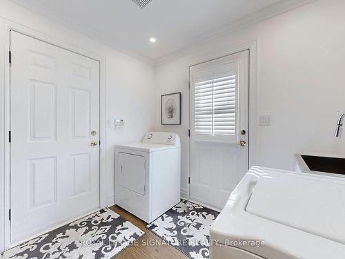 25 Cluster Oak Pl, Brampton, ON - Indoor Photo Showing Laundry Room