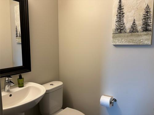 105-2250 Majoros Road, West Kelowna, BC - Indoor Photo Showing Bathroom