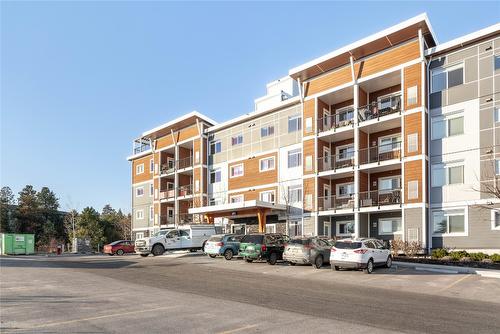 105-2250 Majoros Road, West Kelowna, BC - Outdoor With Facade