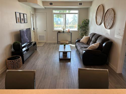 105-2250 Majoros Road, West Kelowna, BC - Indoor