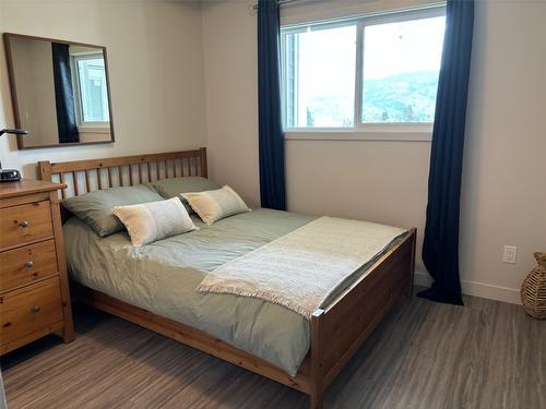 105-2250 Majoros Road, West Kelowna, BC - Indoor Photo Showing Bedroom