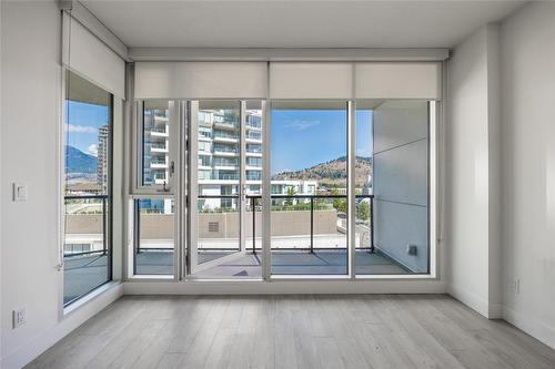 604-1232 Ellis Street, Kelowna, BC - Indoor Photo Showing Other Room