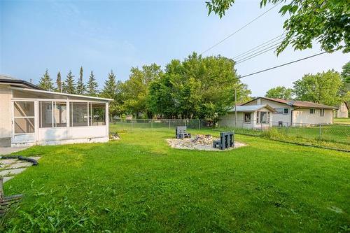 2 Beech St, Pine Falls, MB 