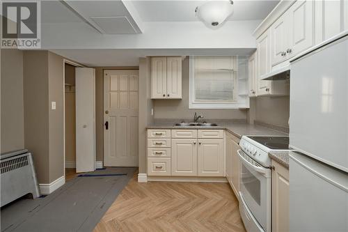 325 Homewood Drive, Greater Sudbury, ON - Indoor Photo Showing Kitchen With Double Sink