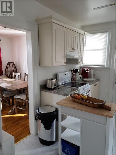 325 Homewood Drive, Greater Sudbury, ON - Indoor Photo Showing Kitchen