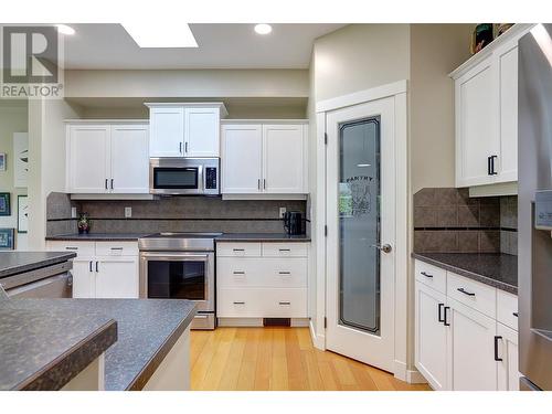 1000 Snowberry Road Unit# 17, Vernon, BC - Indoor Photo Showing Kitchen