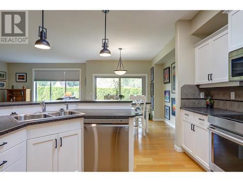 1000 Snowberry Road Unit# 17, Vernon, BC - Indoor Photo Showing Kitchen With Double Sink